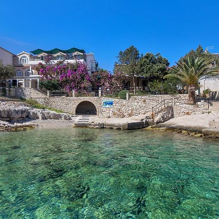 Apartmani Ružica Zastražišće Exteriér fotografie