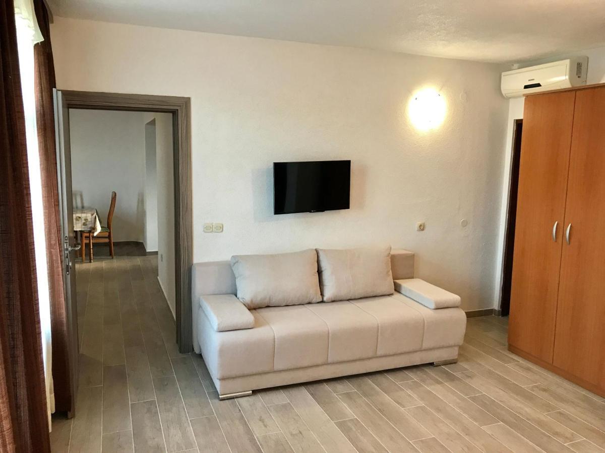 Apartmani Ružica Zastražišće Exteriér fotografie