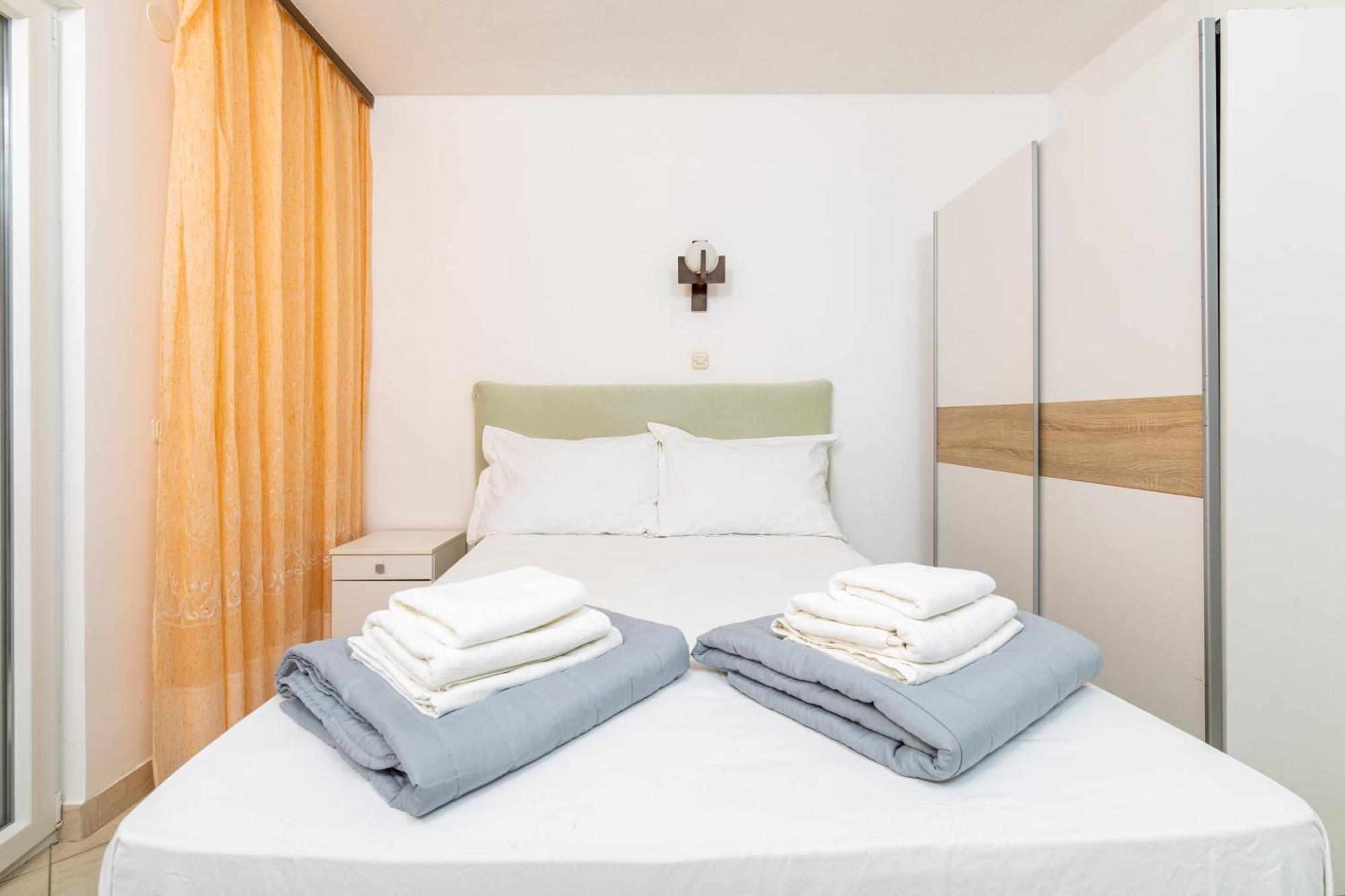 Apartmani Ružica Zastražišće Exteriér fotografie