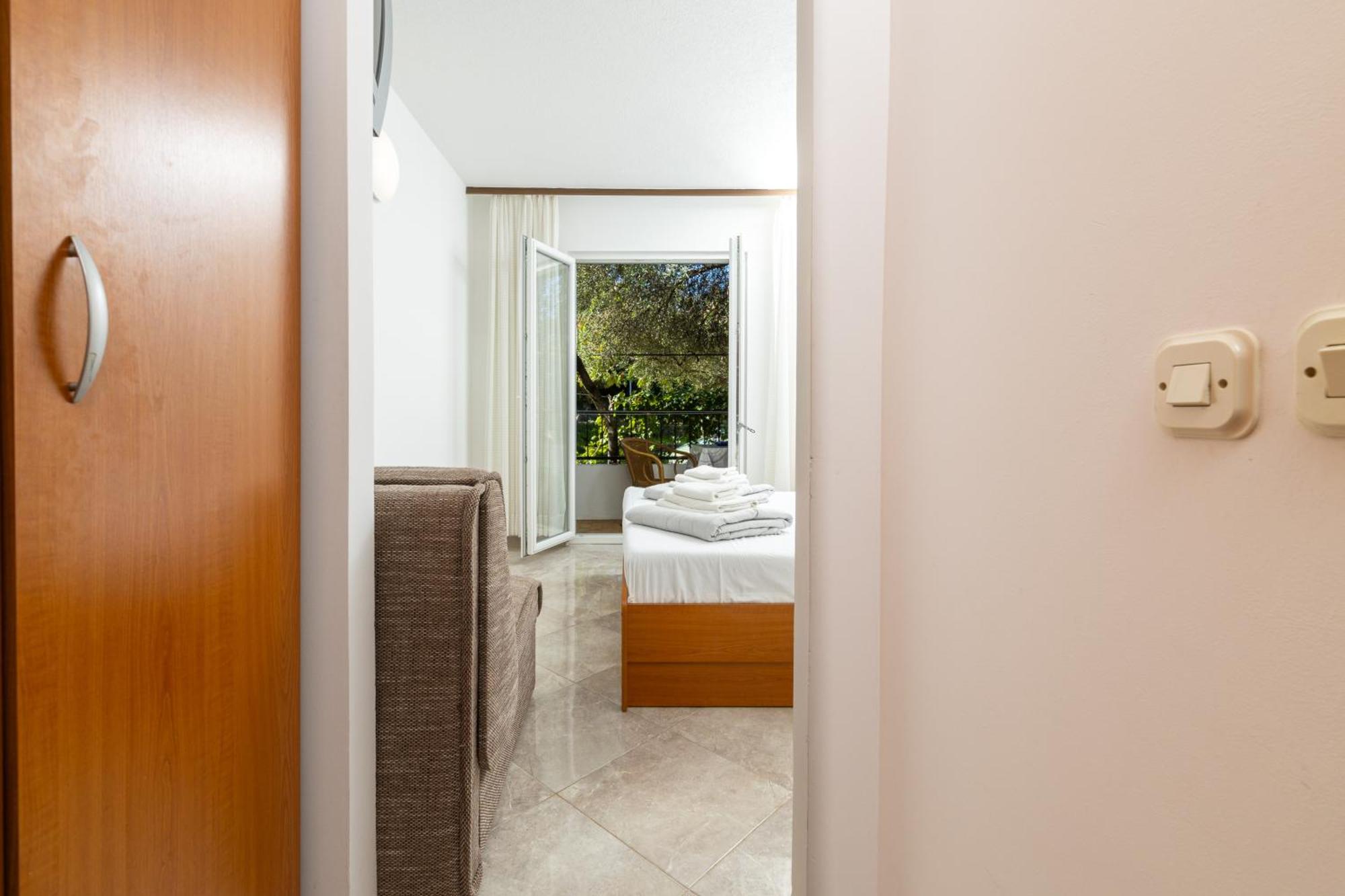 Apartmani Ružica Zastražišće Exteriér fotografie