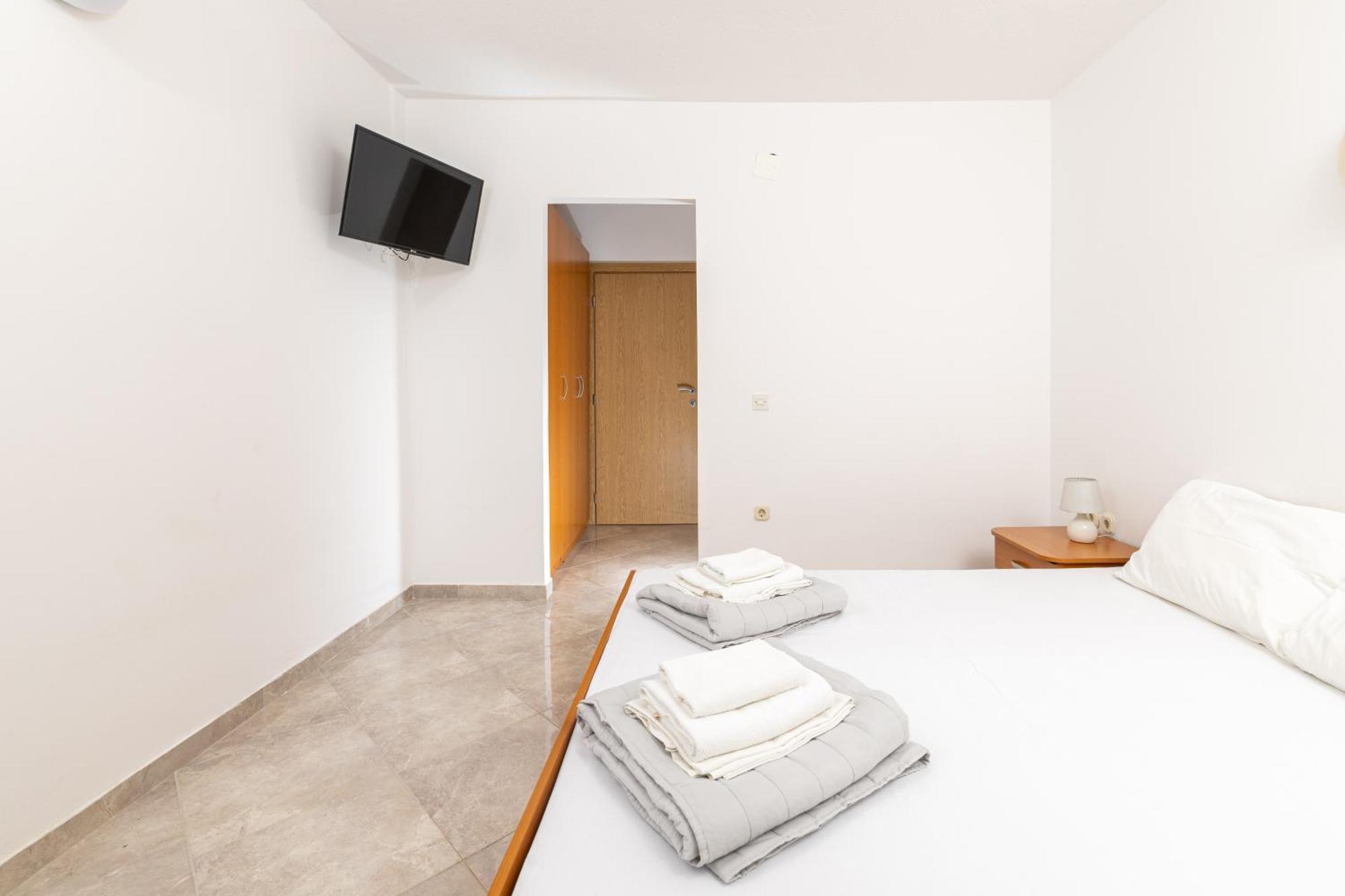 Apartmani Ružica Zastražišće Exteriér fotografie