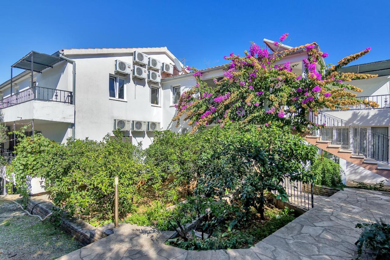 Apartmani Ružica Zastražišće Exteriér fotografie