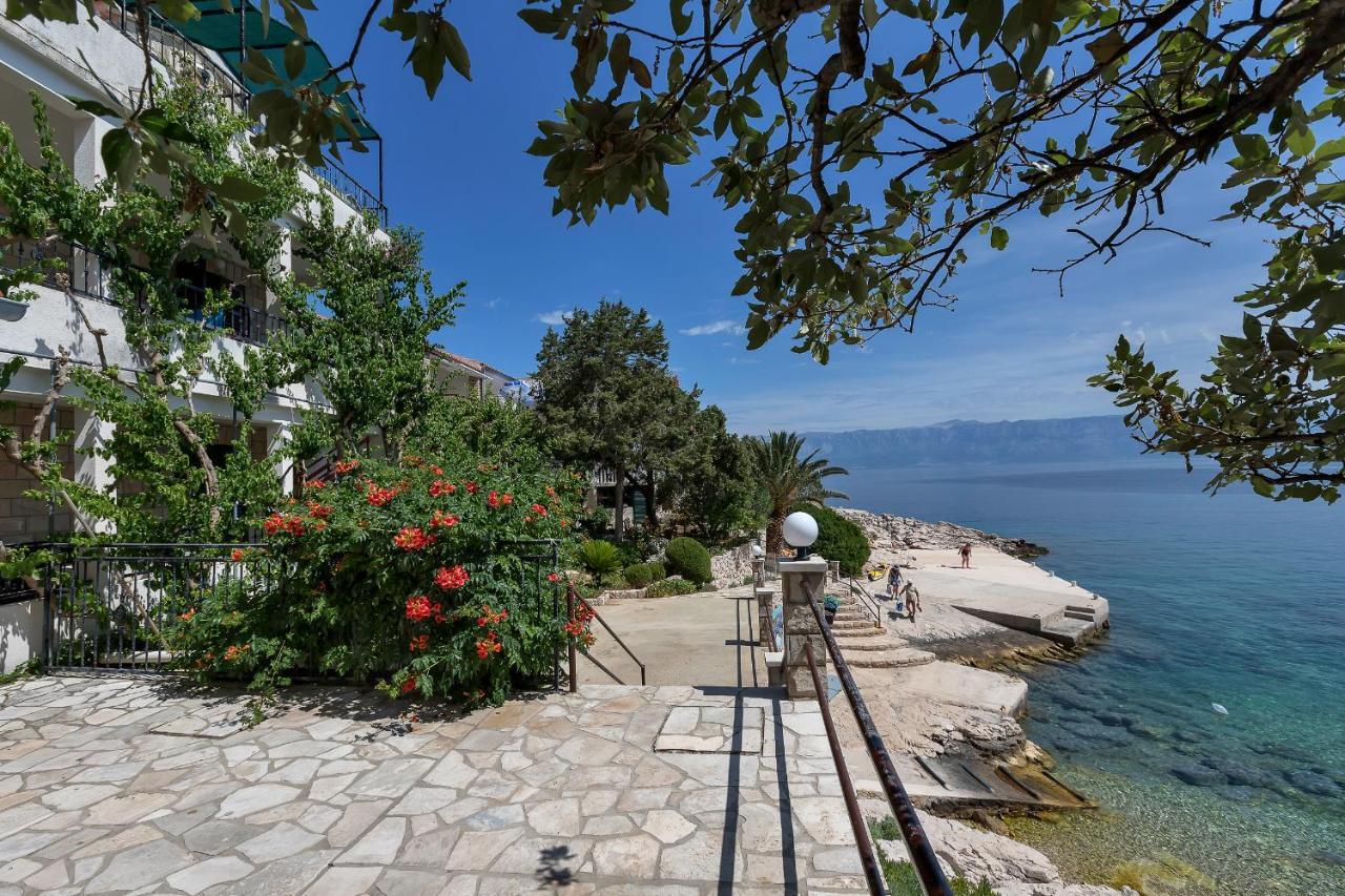 Apartmani Ružica Zastražišće Exteriér fotografie