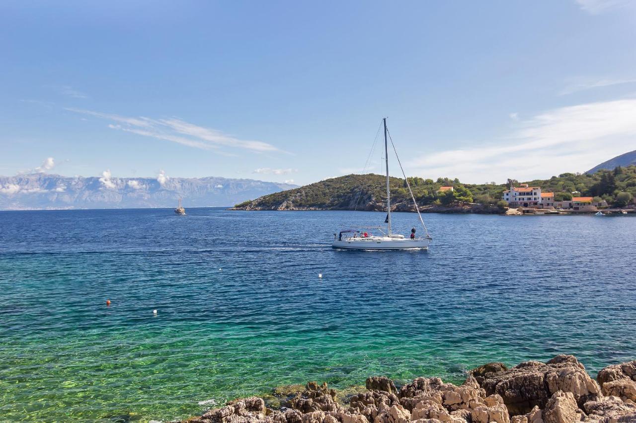 Apartmani Ružica Zastražišće Exteriér fotografie